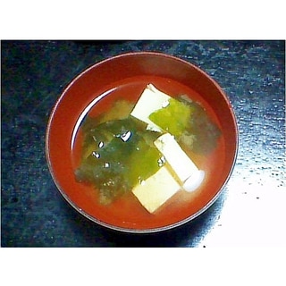 木綿豆腐とわかめの冷やし味噌汁